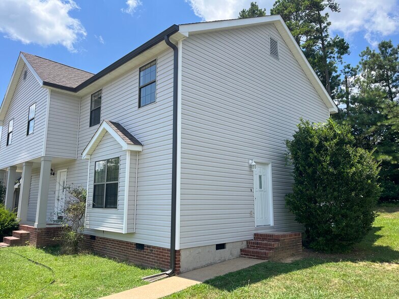 Building Photo - 1319 Stratton Place Dr