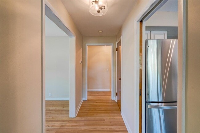 Building Photo - 401 Merrill Crest Dr