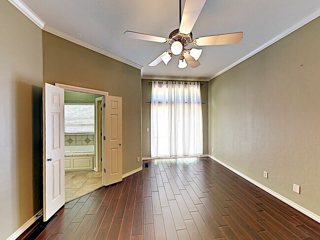 Building Photo - Beautiful East Edmond home in Belmont Farms.