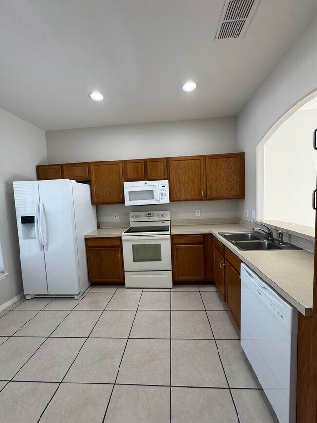 Building Photo - 1854 Meadow Pond Way