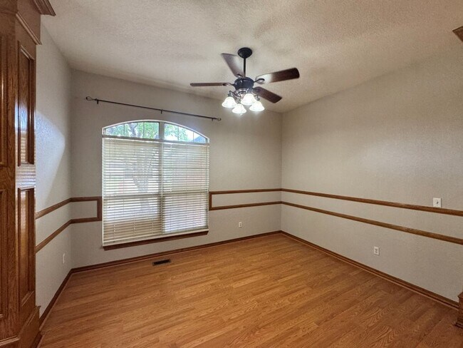 Building Photo - 4-bedroom 2 bath home in Kingsbrook, lots of storage, 2 dining areas and stand-up storm shelter! ...