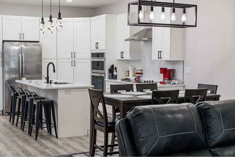 Building Photo - 550 Battle Ave