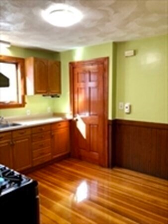 Building Photo - 32 Rawson Rd