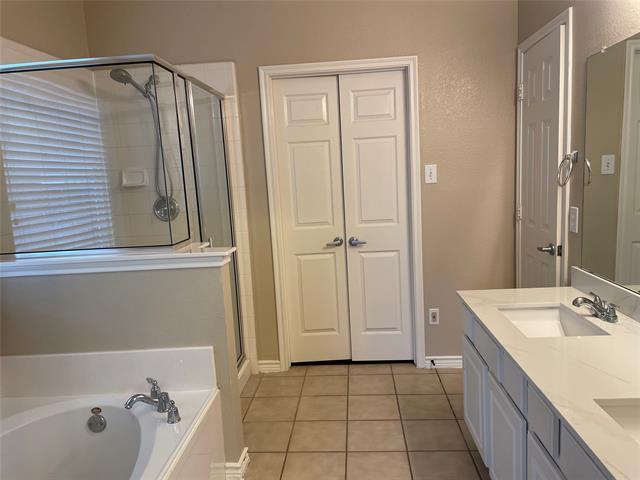 Building Photo - 1200 Whisper Willow Dr