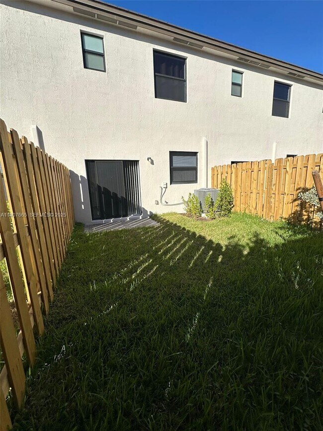 Building Photo - 12848 SW 232nd Ter