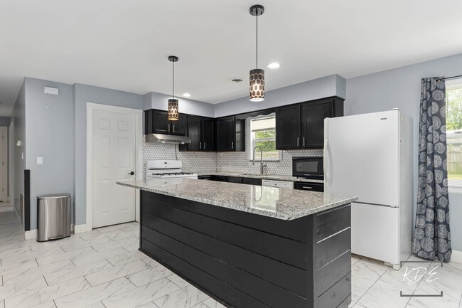 Building Photo - 1108 Karner Dr