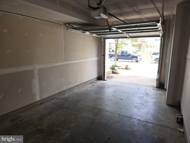Building Photo - 23074 Foxglove Way