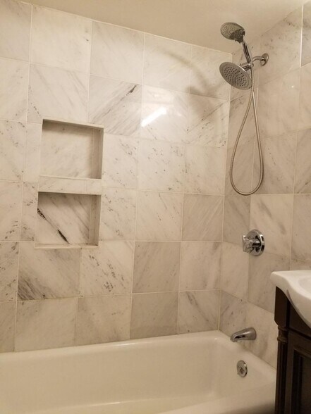 Building Photo - 510 Putnam Ave