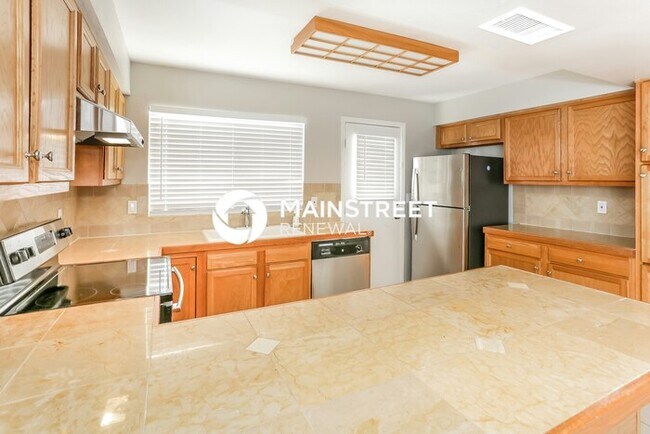 Building Photo - 3 Bedroom Pet-Friendly Home in Peoria, AZ with Main Street Renewal