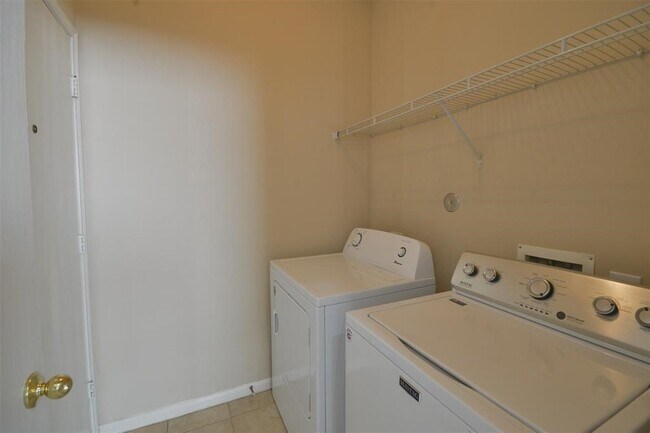 Building Photo - 17210 Mitchell Pass Ln