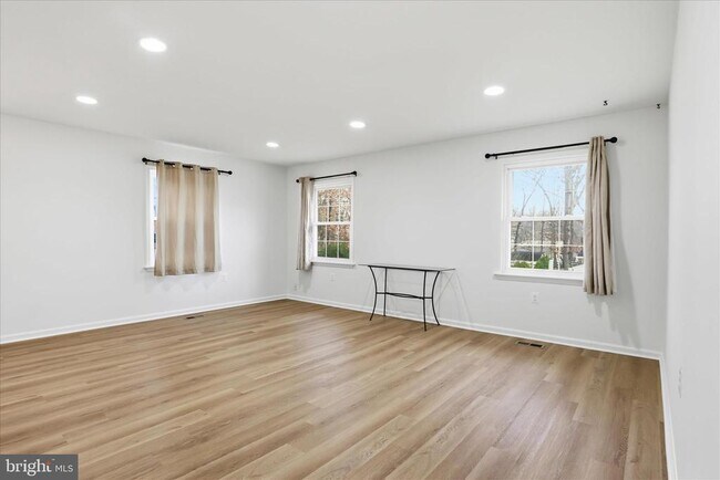 Building Photo - 14017 Broomall Ln