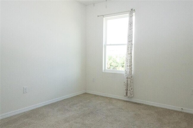 Building Photo - 3940 Silverstream Terrace