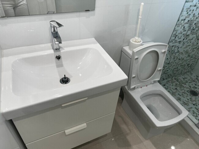 Building Photo - 7250 SW 94th Pl