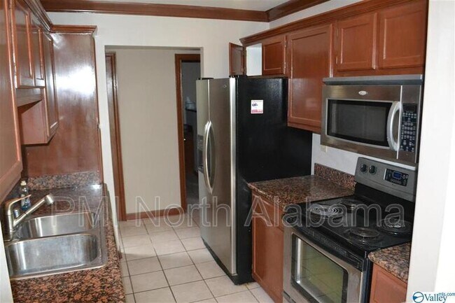 Building Photo - 1023 Stones Throw Dr NW