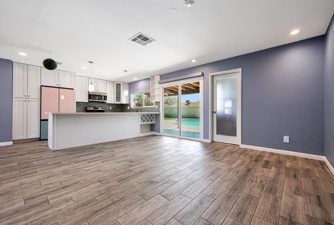 Building Photo - 2701 E Villa Rita Dr