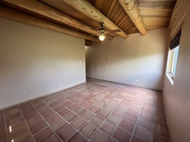 Building Photo - 120 Los Cordovas
