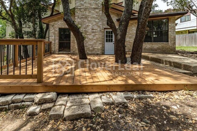Building Photo - 2907 Burnt Oak St