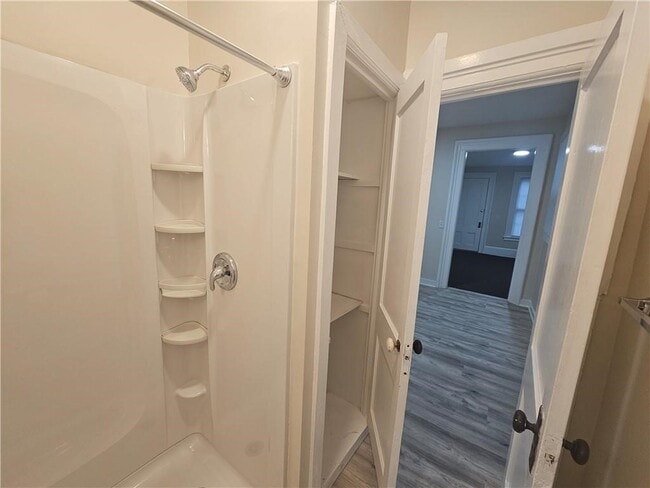 Building Photo - 44 Park Ave