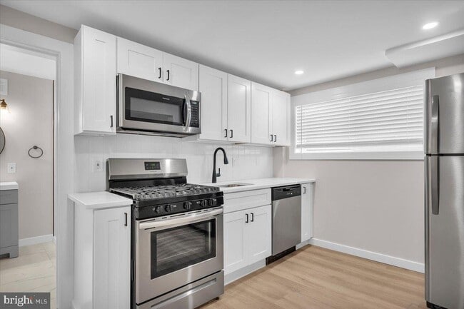 Building Photo - 220 Delsea Dr