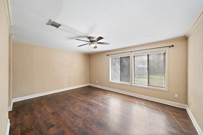 Building Photo - 7803 Goldengrove Dr
