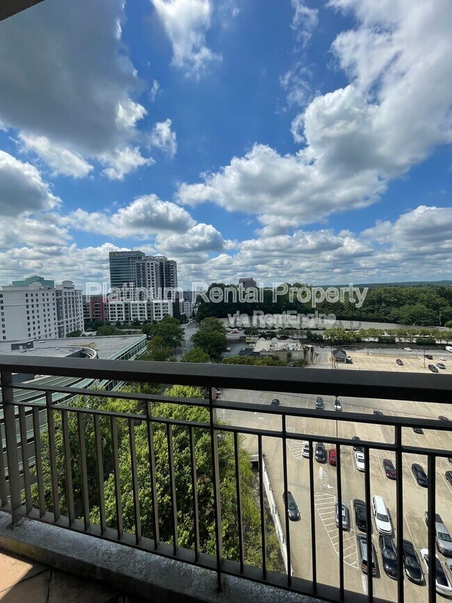 Building Photo - 3334 Peachtree Rd NE
