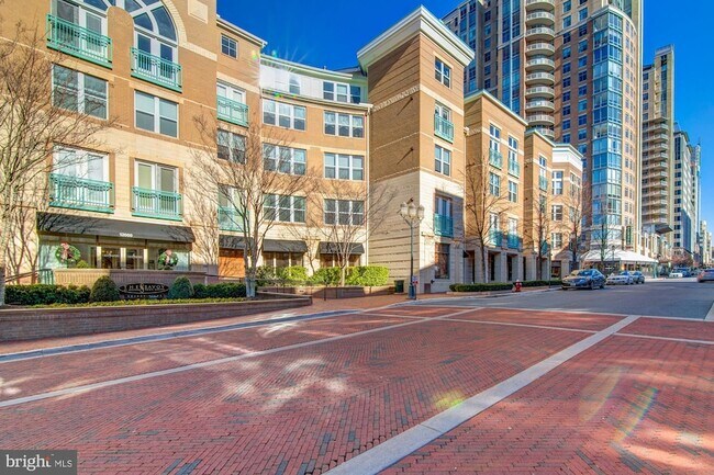 Building Photo - 12000 Market St