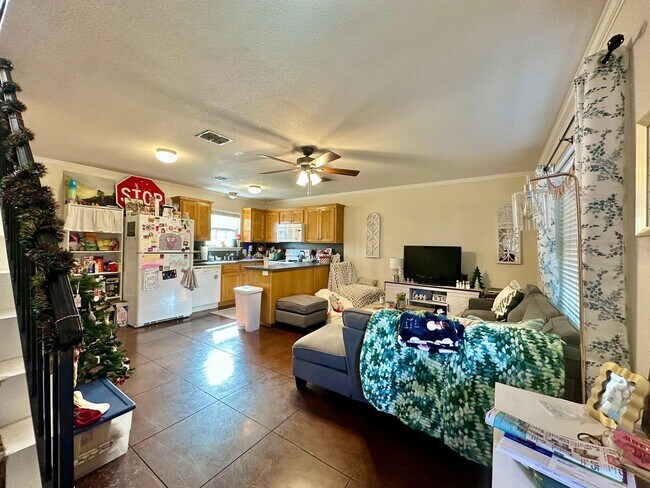 Building Photo - 1018 Bagby Ave