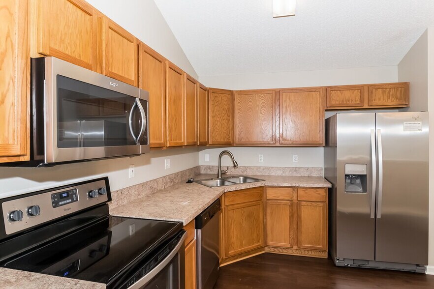 Building Photo - 2041 Hunters Trace Cir