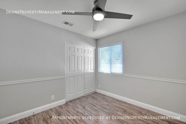 Building Photo - 9814 Hibiscus Ct