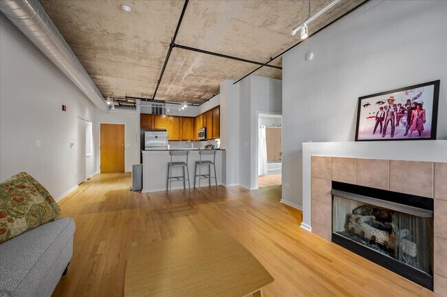Building Photo - 520 S State St