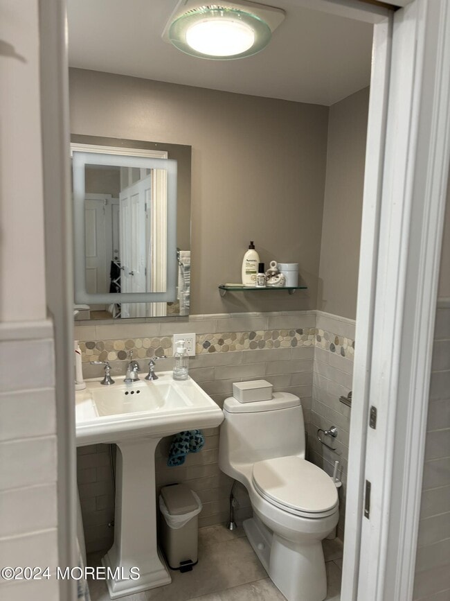 Building Photo - 7 Abbott Ave