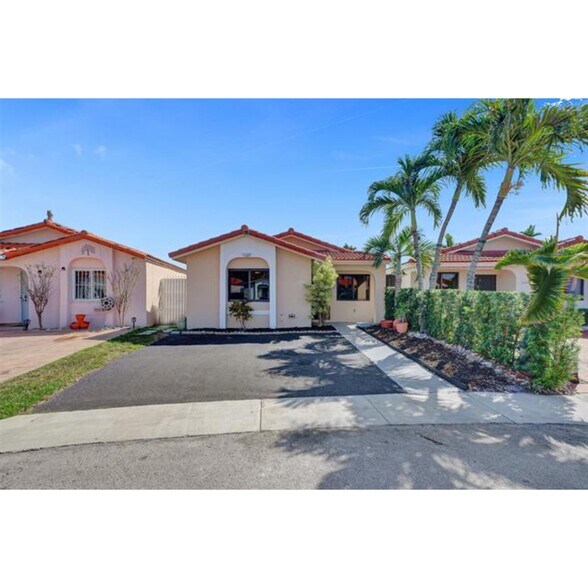 Primary Photo - 2614 W 65th St