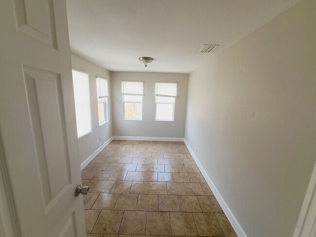 Building Photo - Three Bedrooms One Bathroom with Shaded Porch