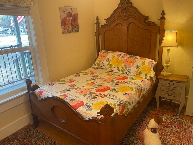 Building Photo - 1120 Aransas St