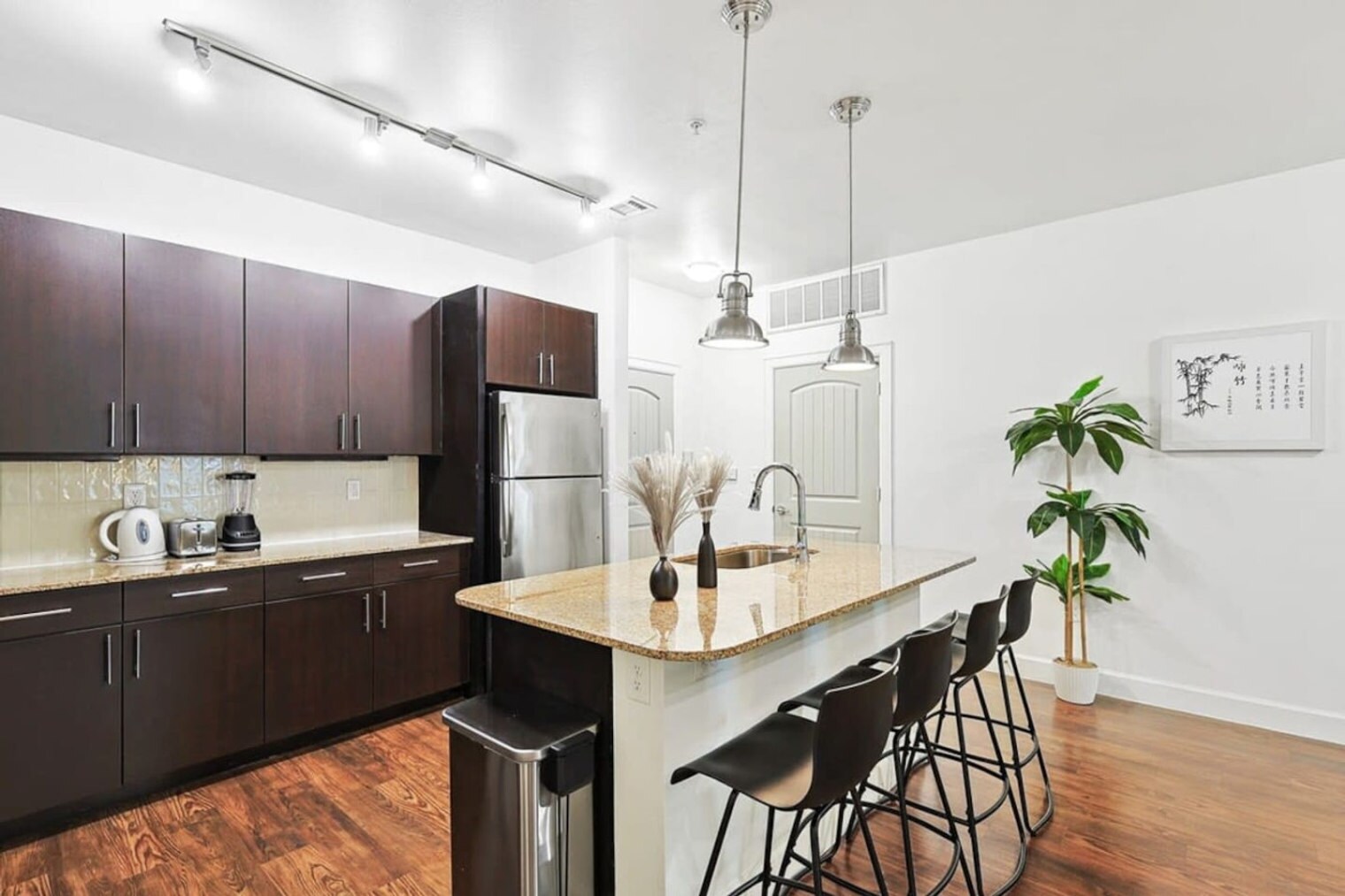 Building Photo - 5445 Town and Country Blvd