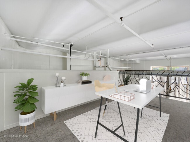 Building Photo - 500 S Clinton St