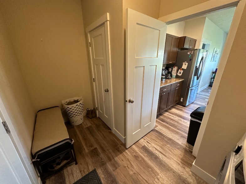 Building Photo - 1600 NE Cinder Loop