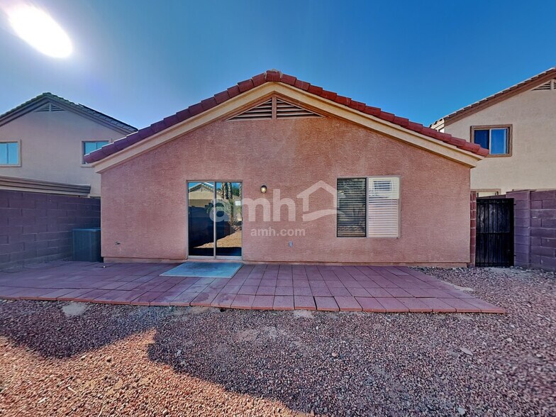Building Photo - 23410 W Mohave St