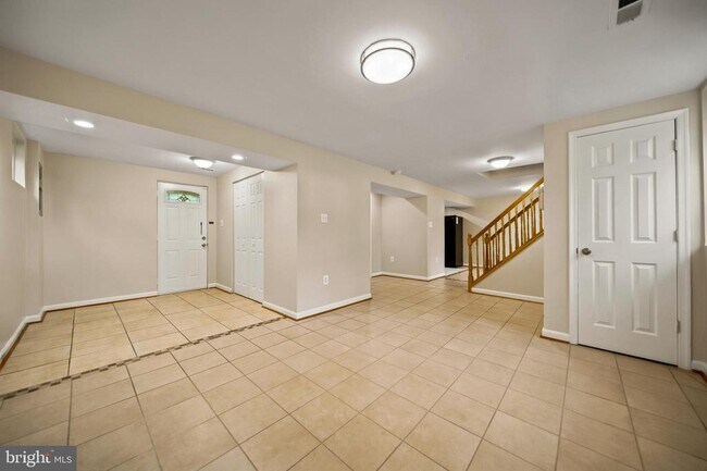 Building Photo - 4656 Evansdale Rd