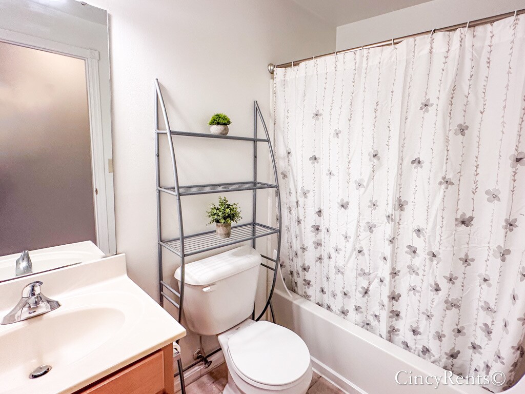 Building Photo - 2126 Fulton Ave