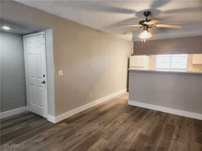 Building Photo - 2750 S Durango Dr