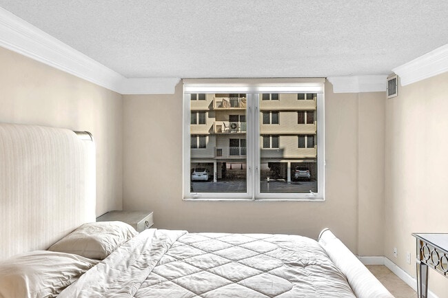 Building Photo - 3301 S Ocean Blvd