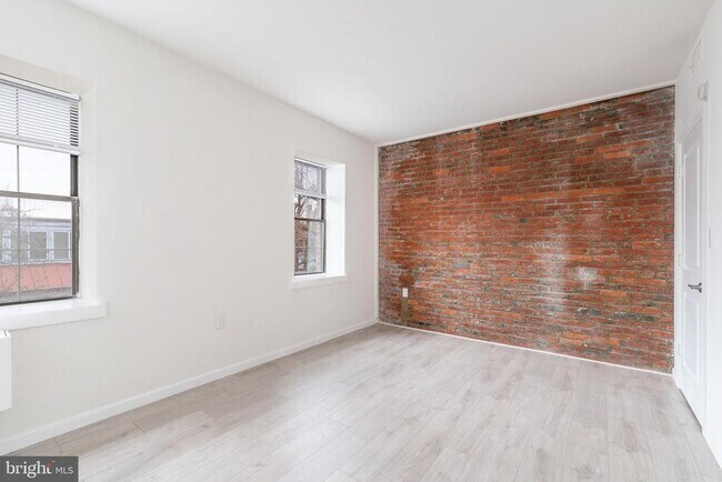 Building Photo - 505 Pine St