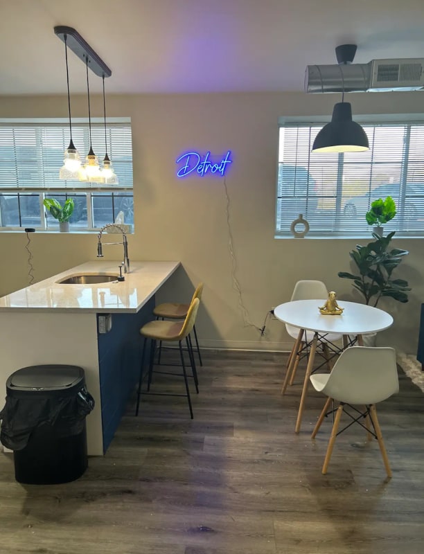 Building Photo - 5918 St Antoine