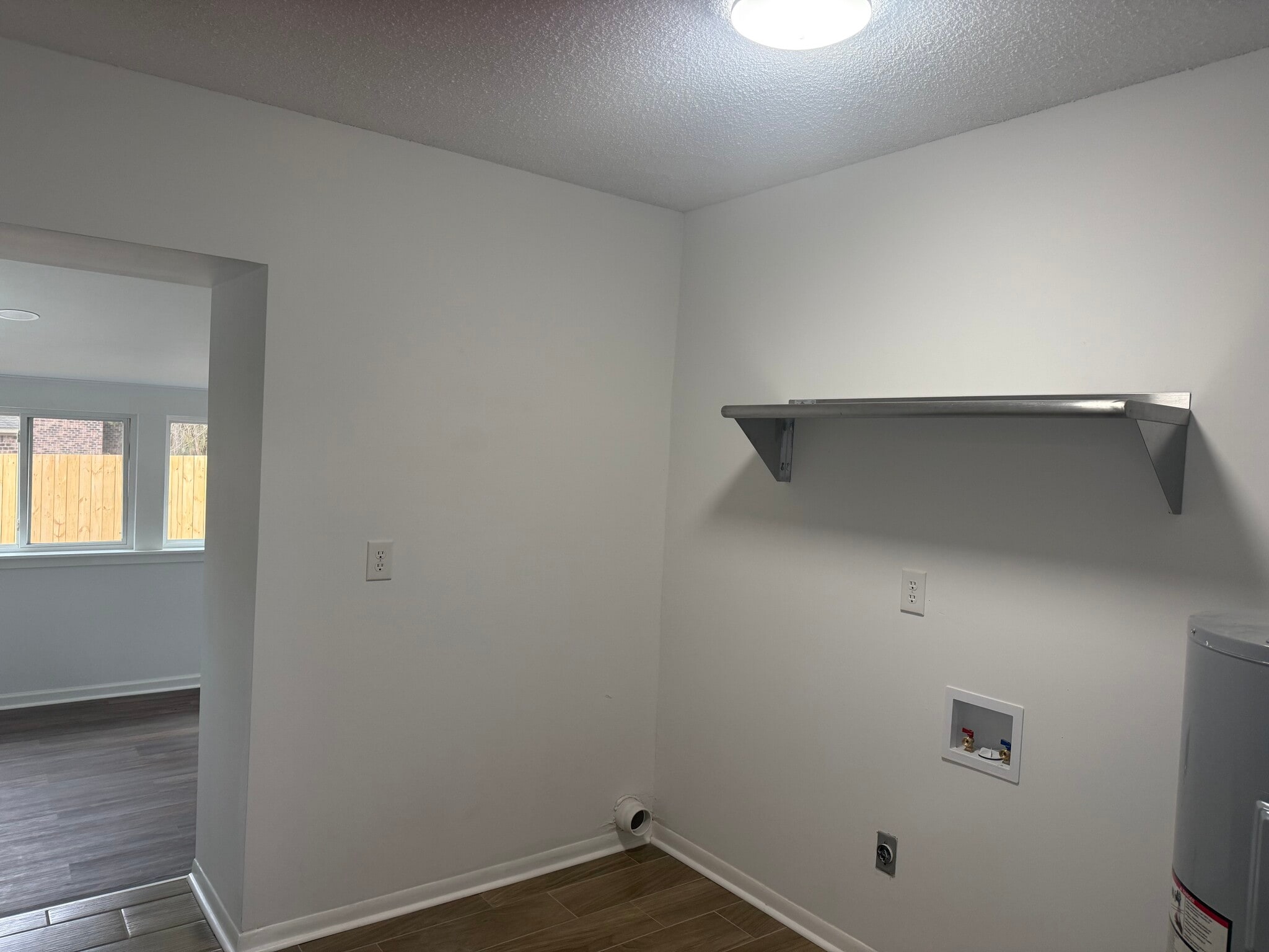 Building Photo - 244 Luden Dr