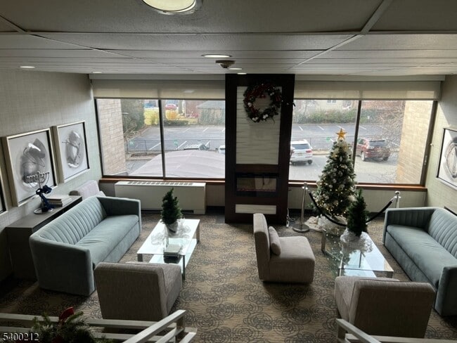 Building Photo - 9060 Palisade Ave