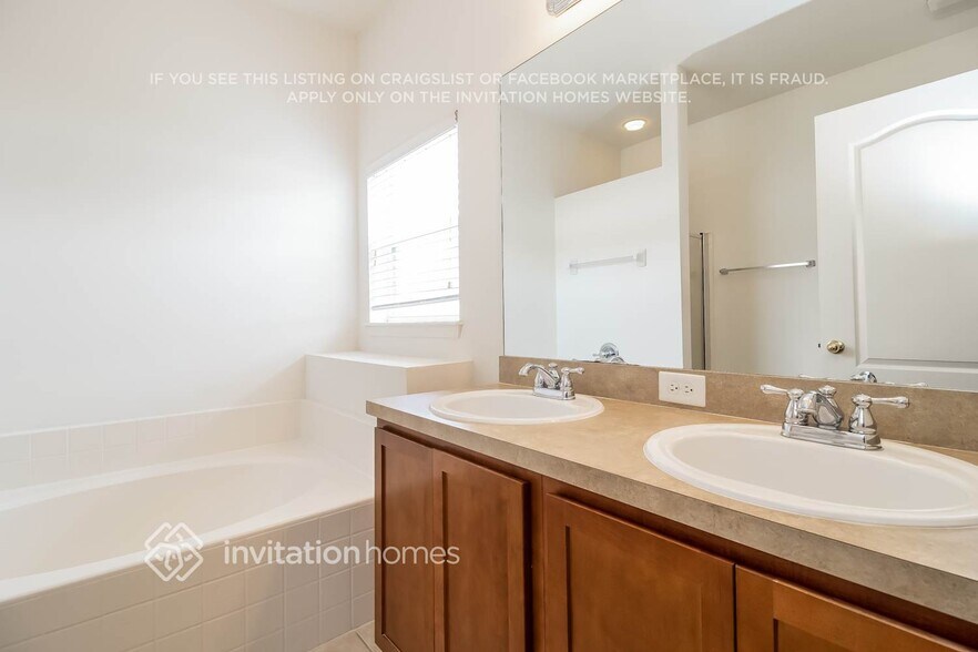 Building Photo - 13161 Sapphire Falls Ln