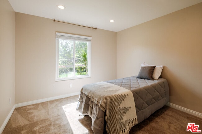 Building Photo - 3194 Rossini Pl