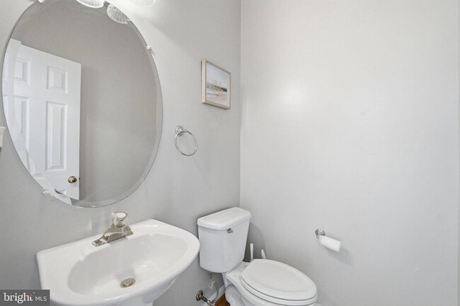 Building Photo - 6355 Willowfield Way