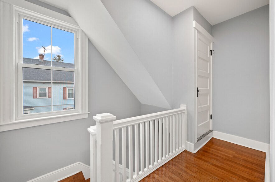2nd Floor - 16 West Rd